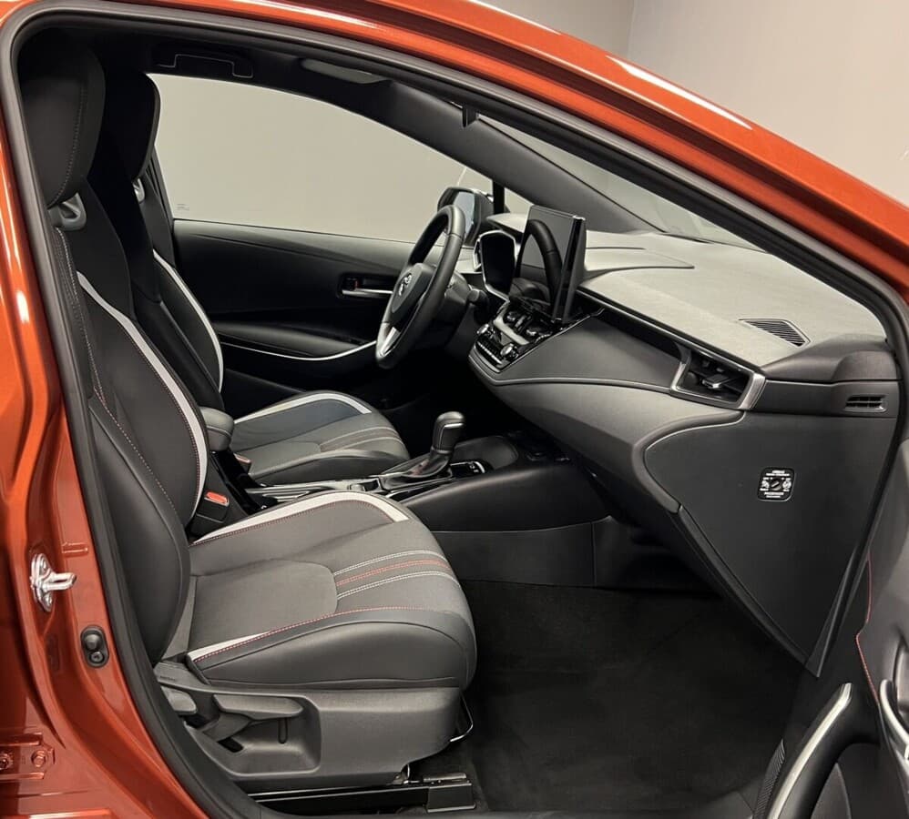 2025 Toyota COROLLA - 10