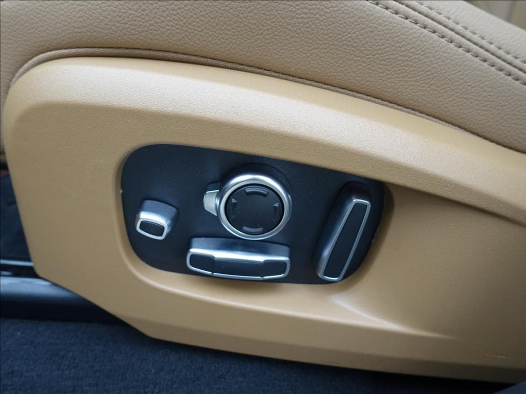 2021 Jaguar F-PACE - 15