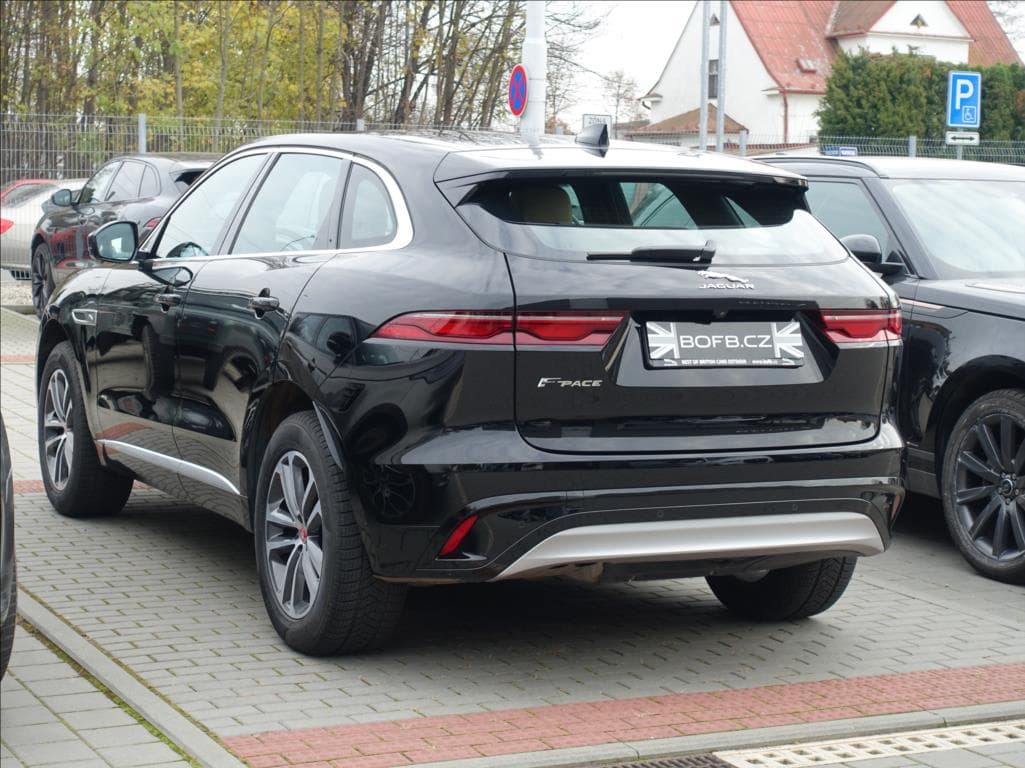 2021 Jaguar F-PACE - 8