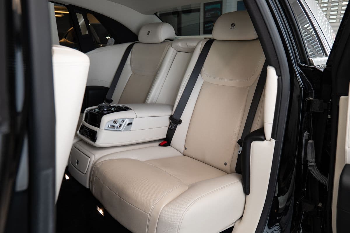2016 Rolls-Royce GHOST - 11