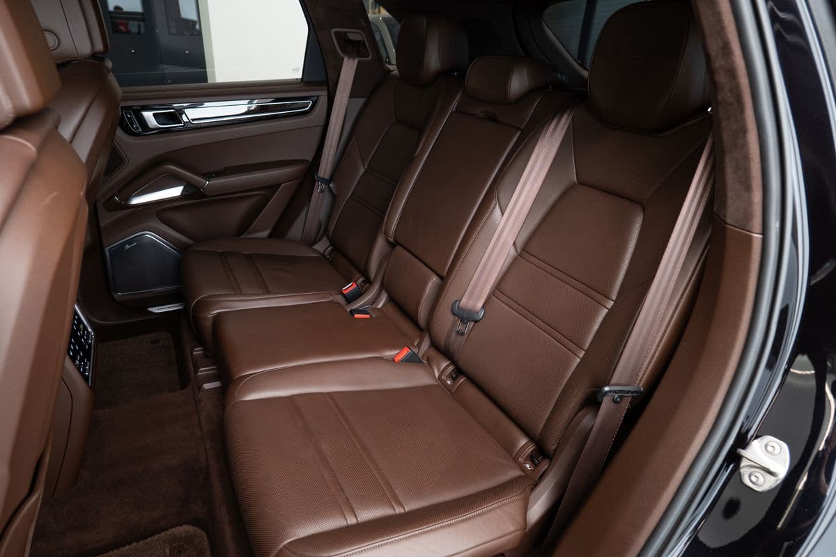 2018 Porsche CAYENNE - 11