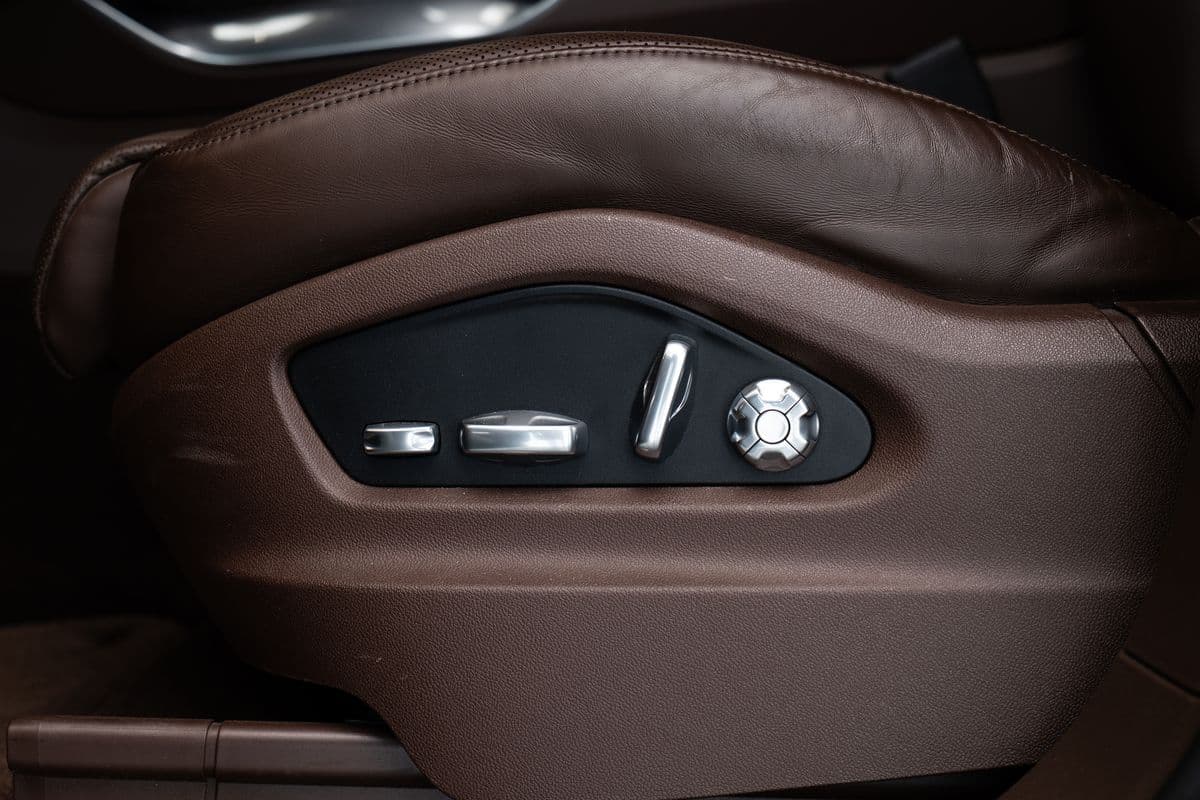 2018 Porsche CAYENNE - 9