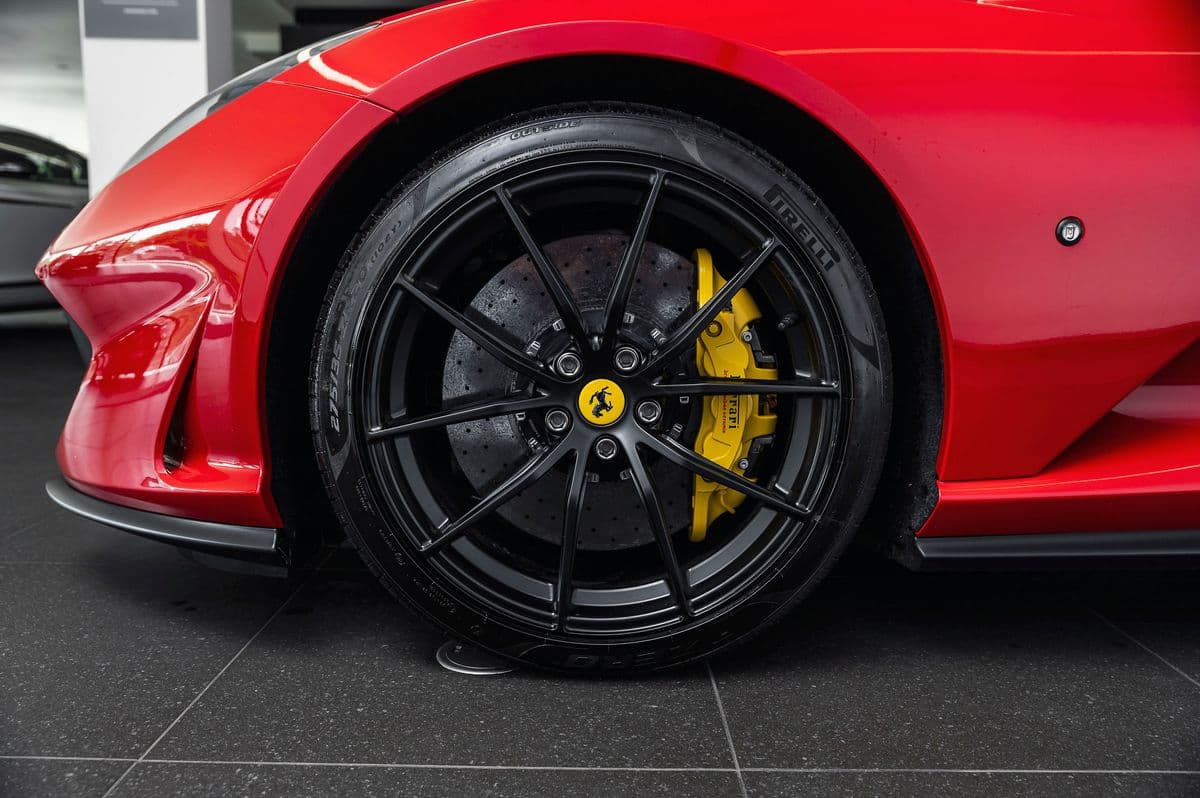 2019 Ferrari 812 - 10