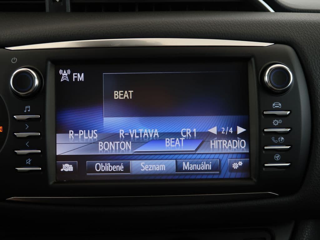 2018 Toyota YARIS - 18