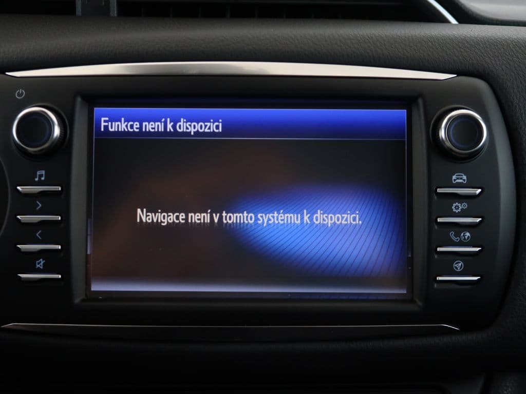 2018 Toyota YARIS - 19