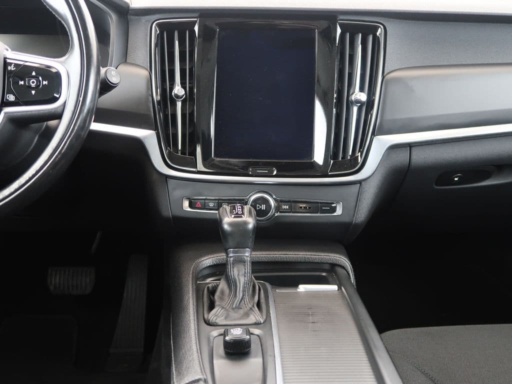 2017 Volvo V90 - 16