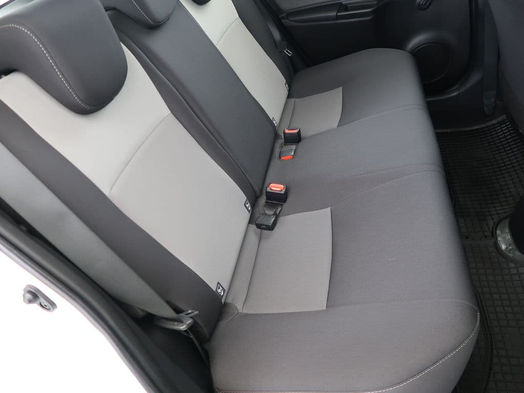 2018 Toyota YARIS - 12