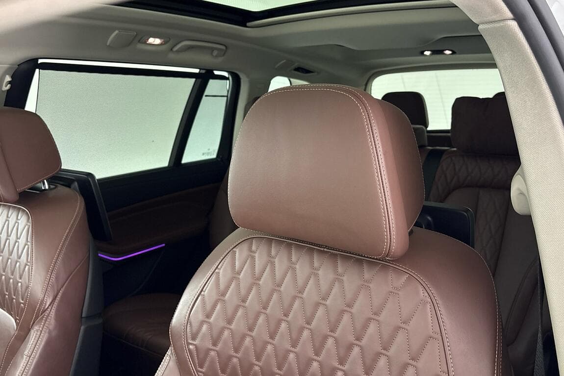 2020 BMW X7 - 14