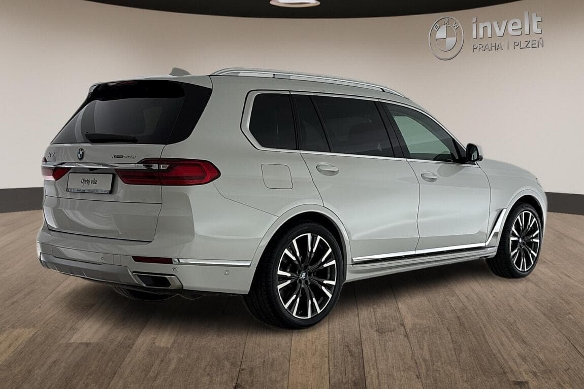 2020 BMW X7 - 3