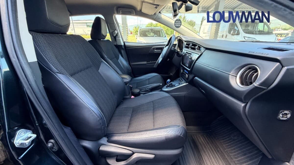 2013 Toyota AURIS - 13