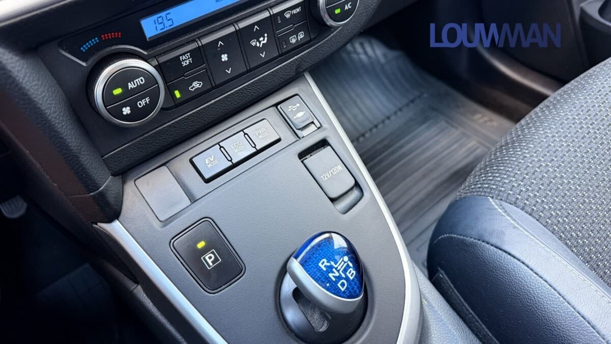 2013 Toyota AURIS - 8