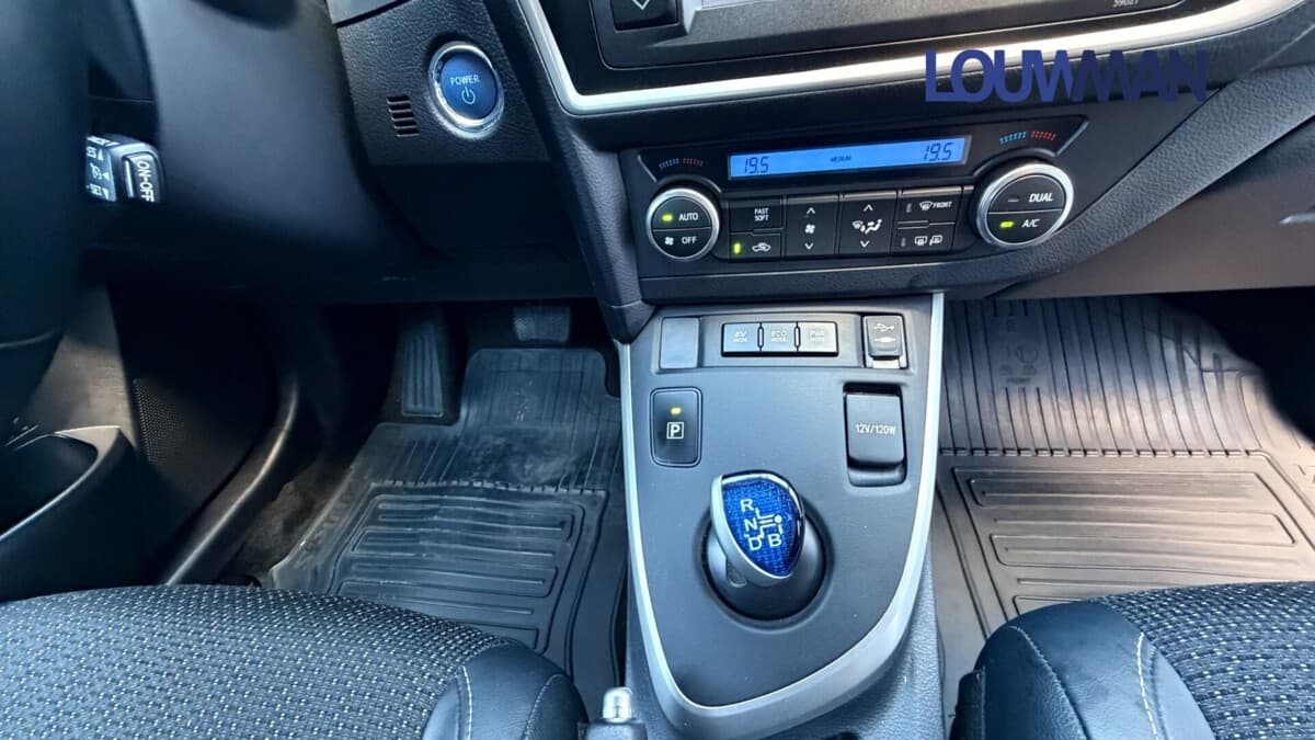 2013 Toyota AURIS - 9
