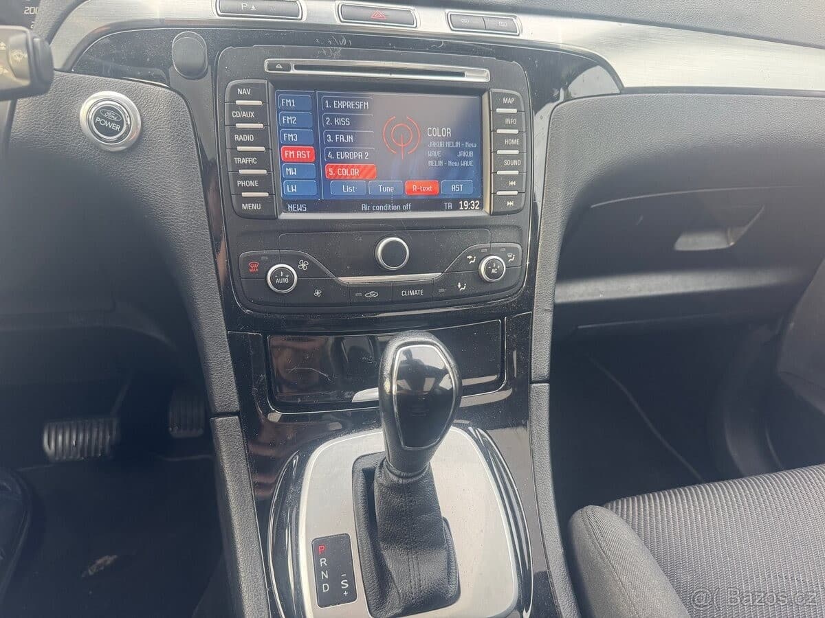 2012 Ford GALAXY - 25