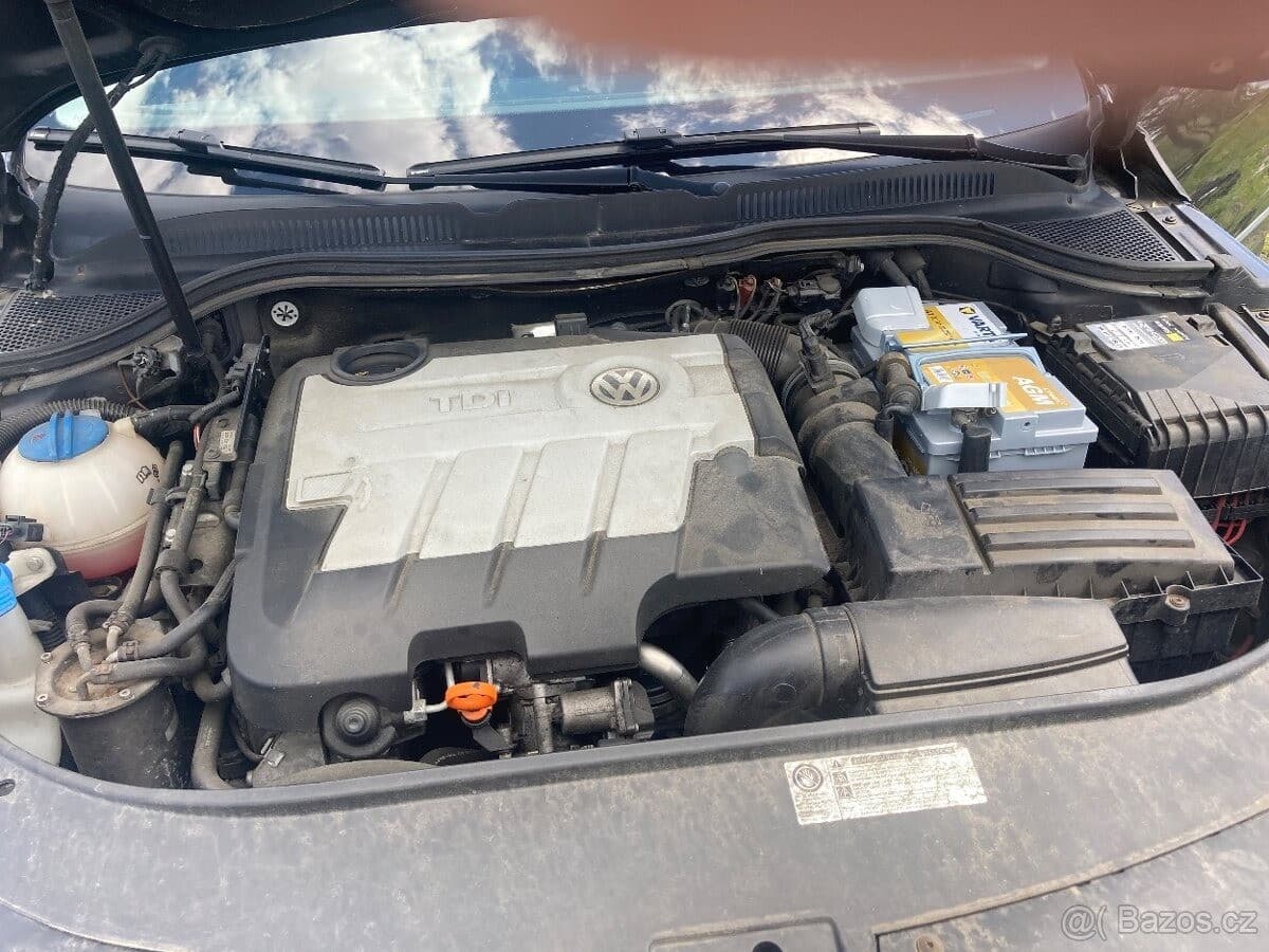 2010 Volkswagen PASSAT - 23