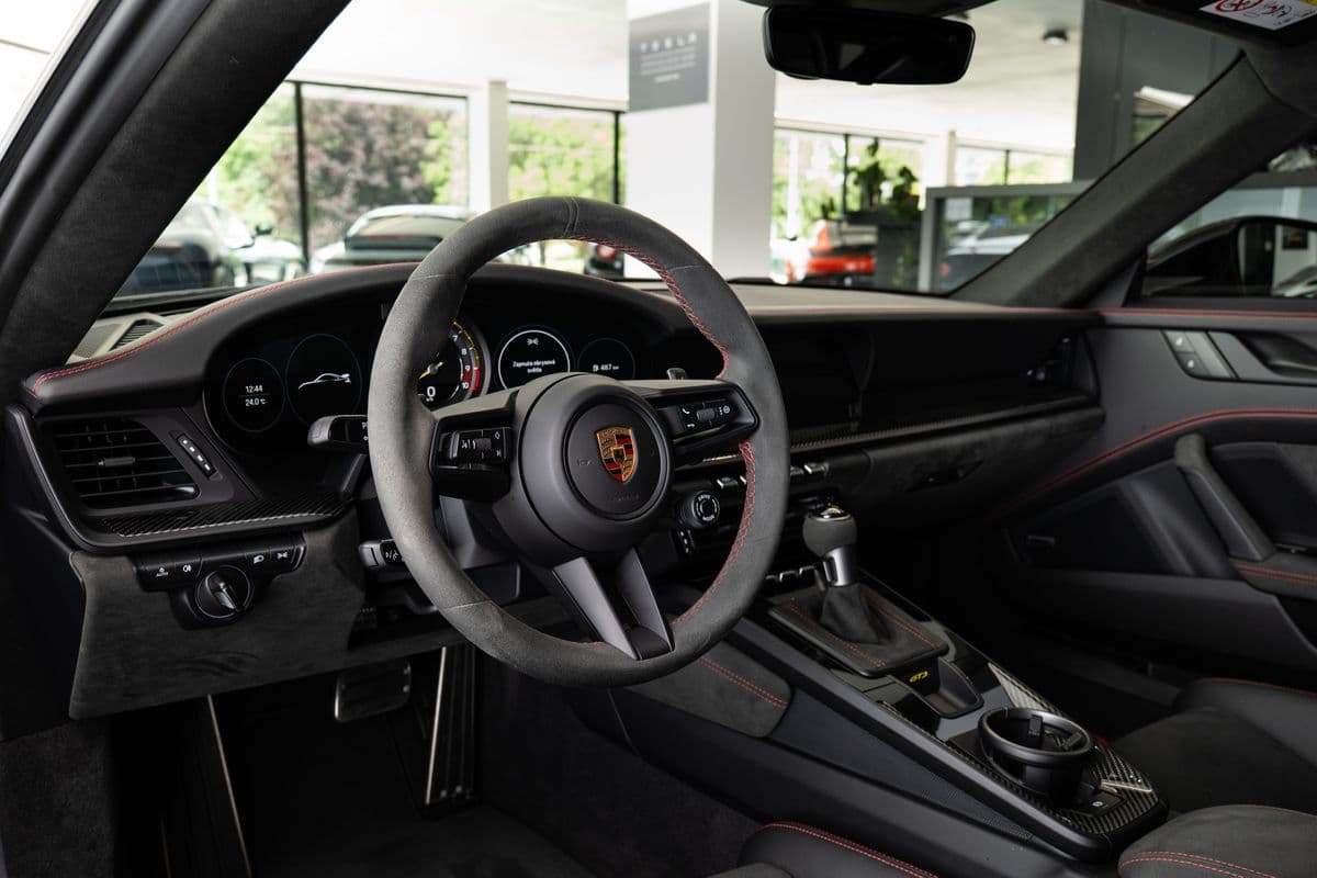 2023 Porsche 911 - 9