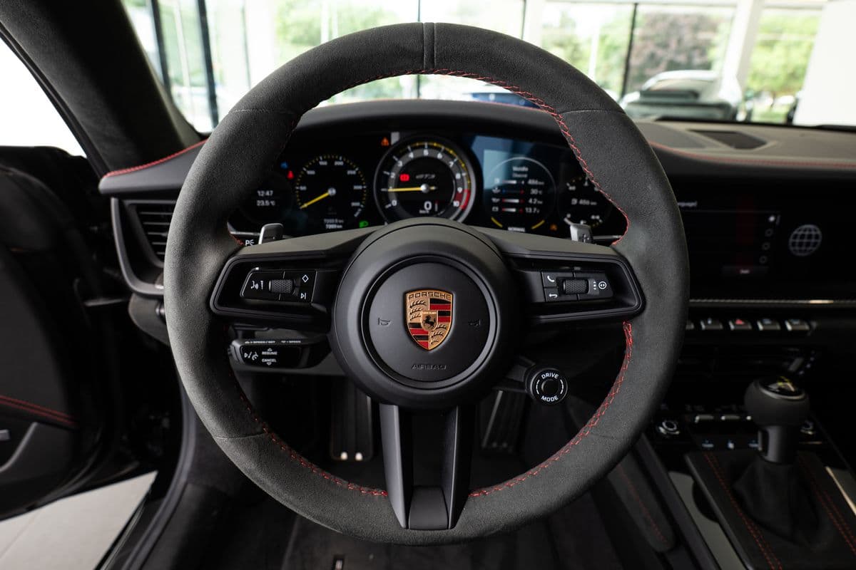 2023 Porsche 911 - 11