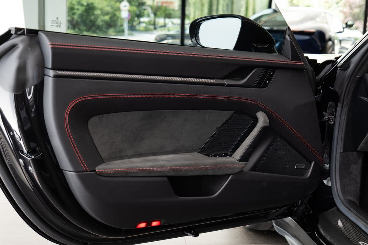 2023 Porsche 911 - 13