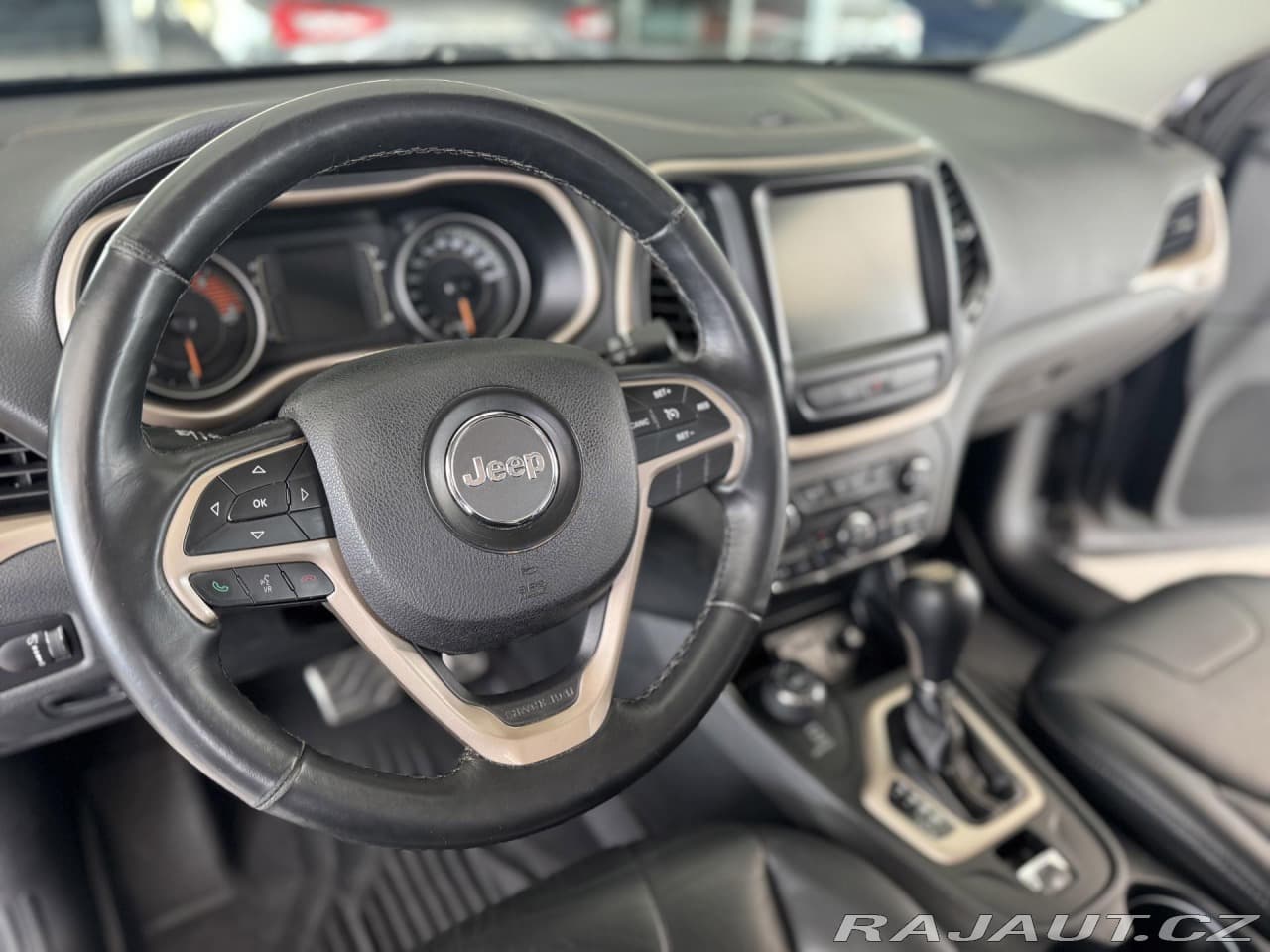 2017 Jeep CHEROKEE - 13