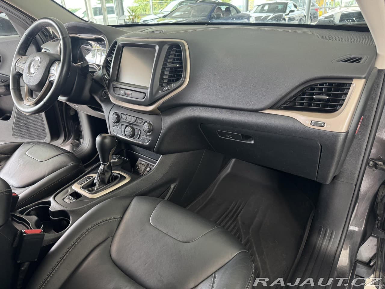 2017 Jeep CHEROKEE - 14