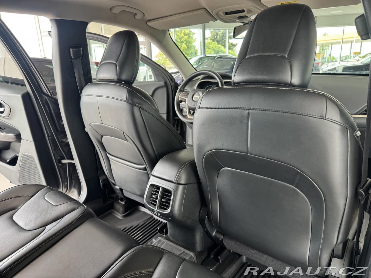 2017 Jeep CHEROKEE - 19