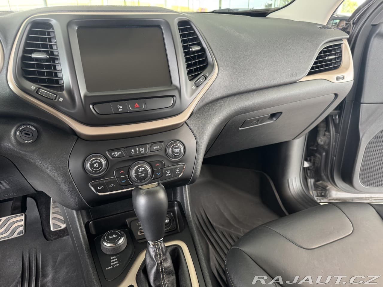 2017 Jeep CHEROKEE - 21