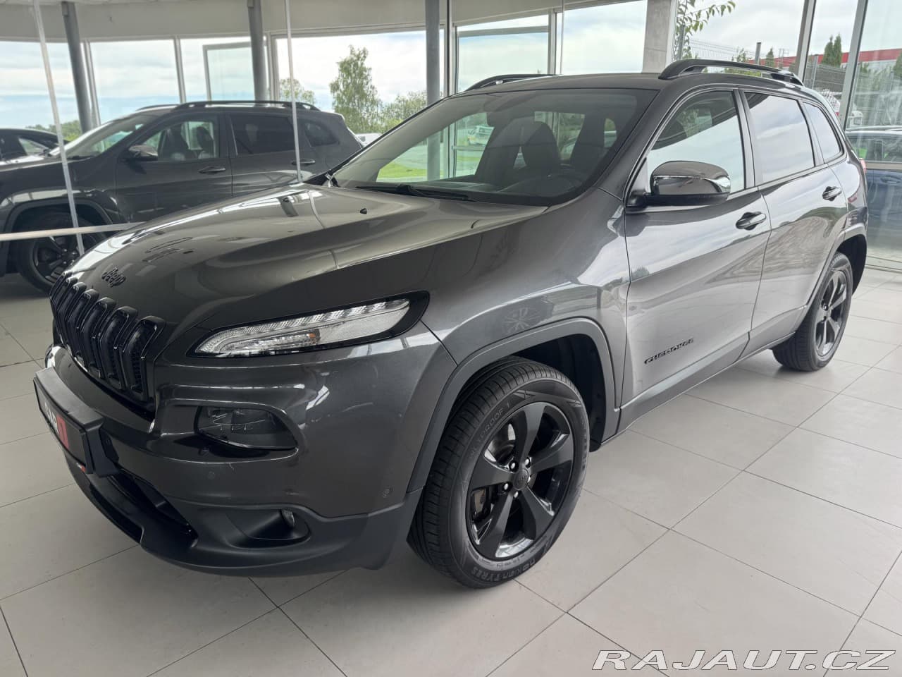2017 Jeep CHEROKEE - 2