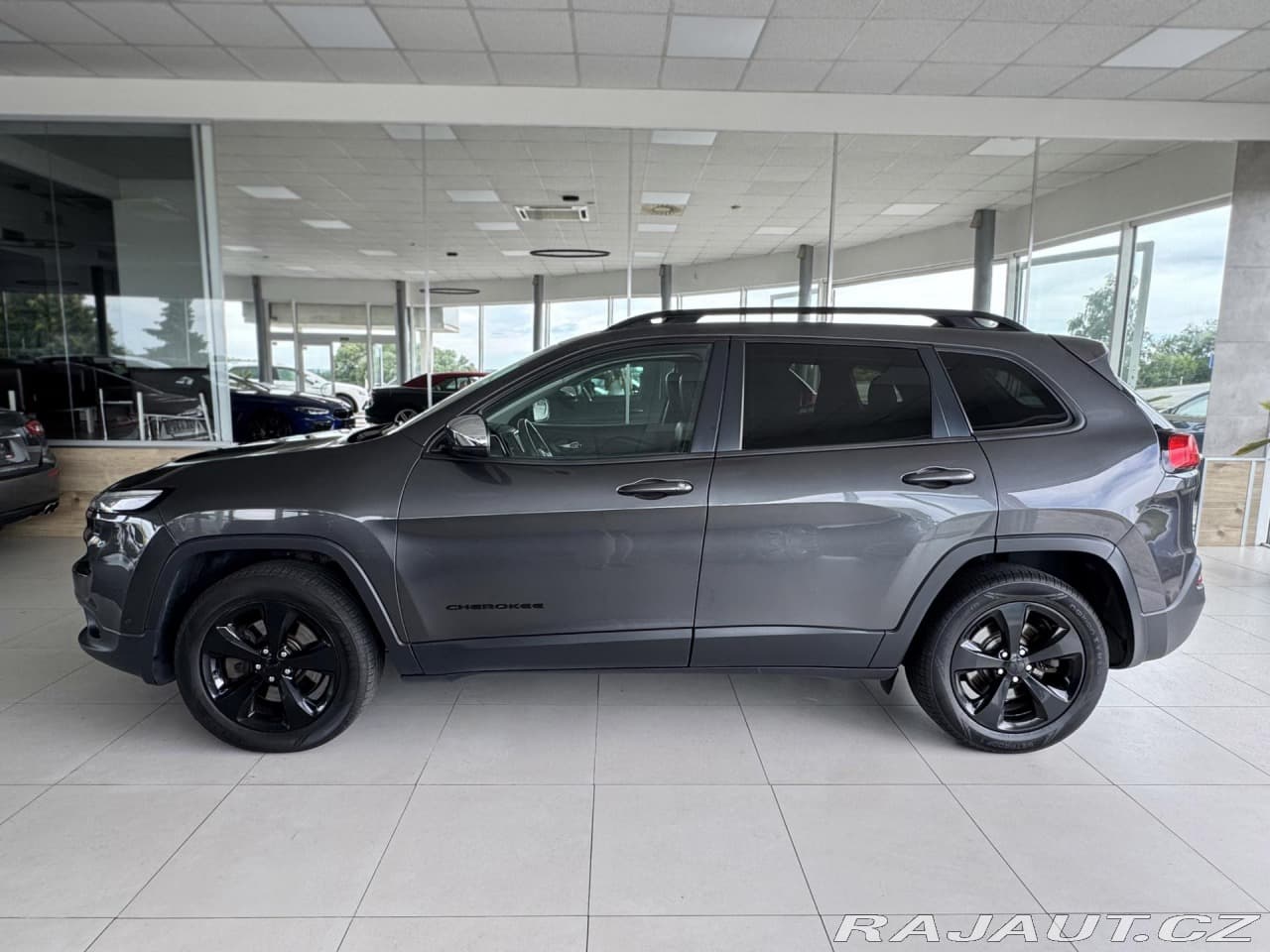 2017 Jeep CHEROKEE - 10