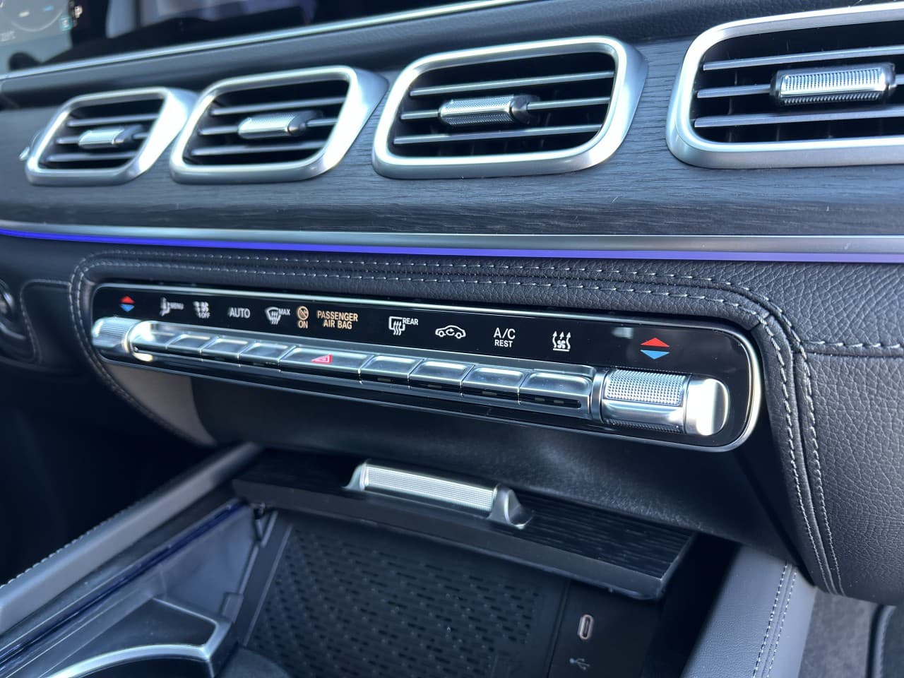 2026 Mercedes-Benz GLS - 29