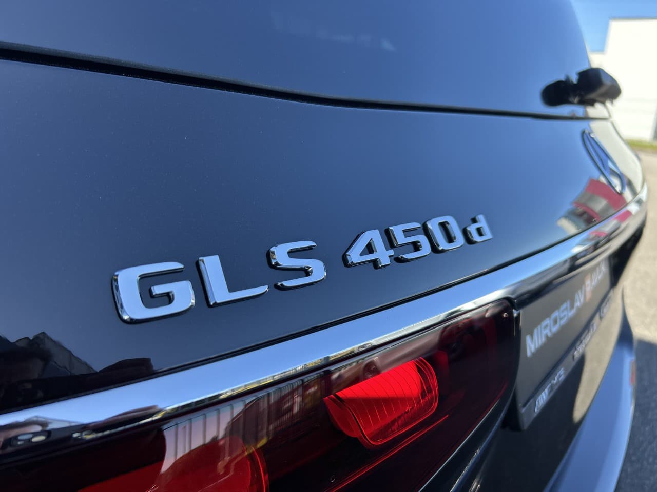 2026 Mercedes-Benz GLS - 17