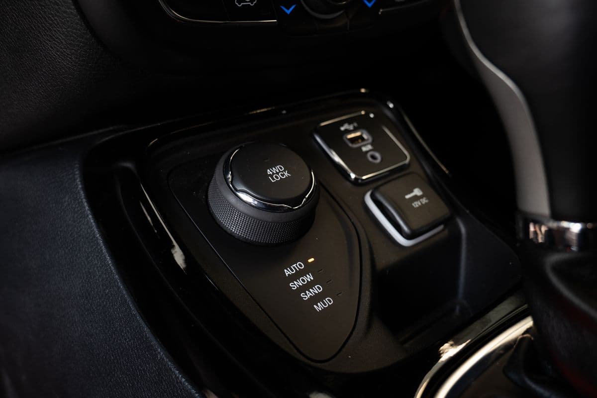 2019 Jeep COMPASS - 14