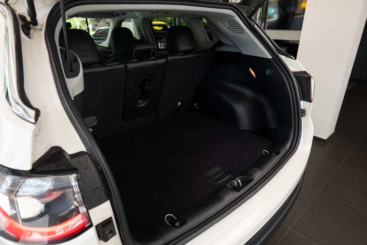 2019 Jeep COMPASS - 18
