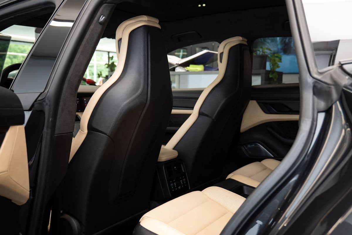 2021 Porsche TAYCAN - 10