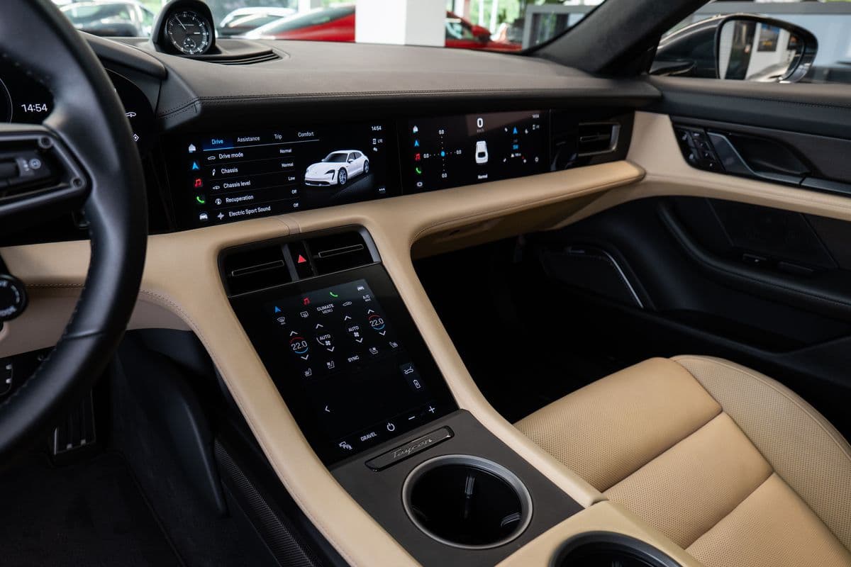 2021 Porsche TAYCAN - 12