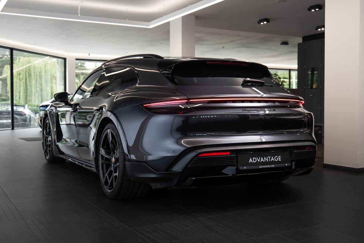 2021 Porsche TAYCAN - 4