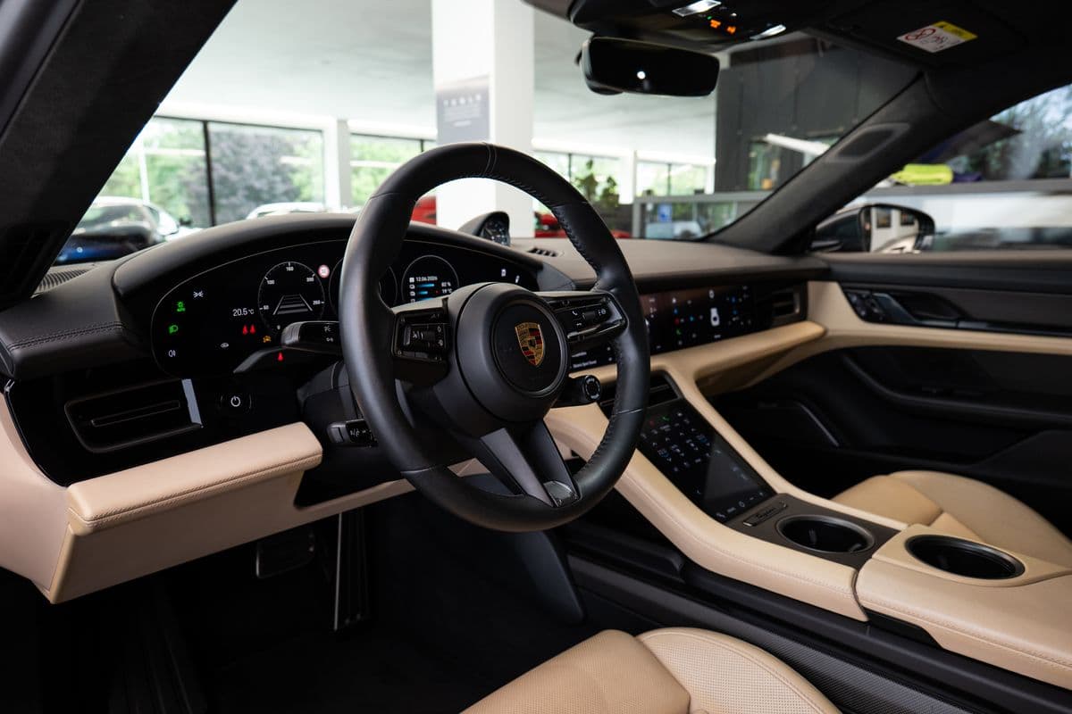 2021 Porsche TAYCAN - 5