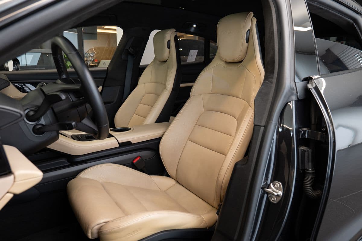 2021 Porsche TAYCAN - 8