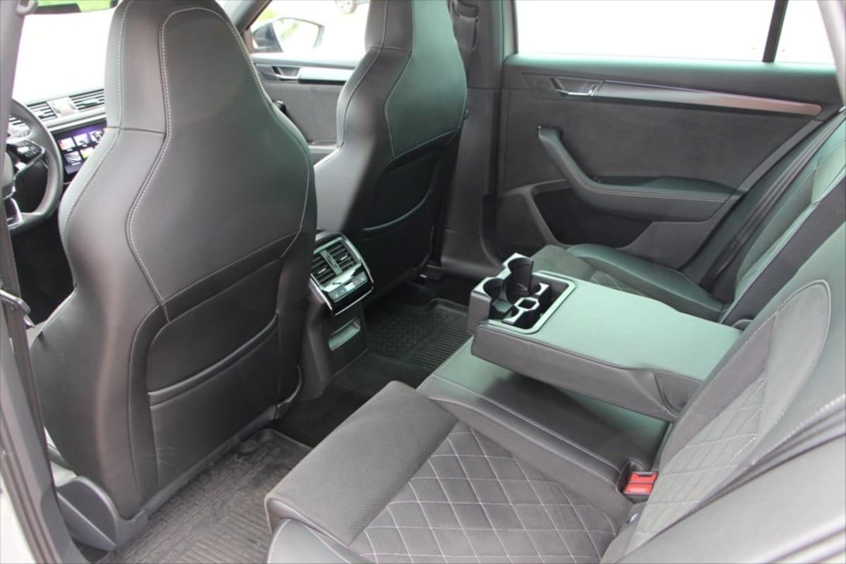 2023 Škoda SUPERB - 23
