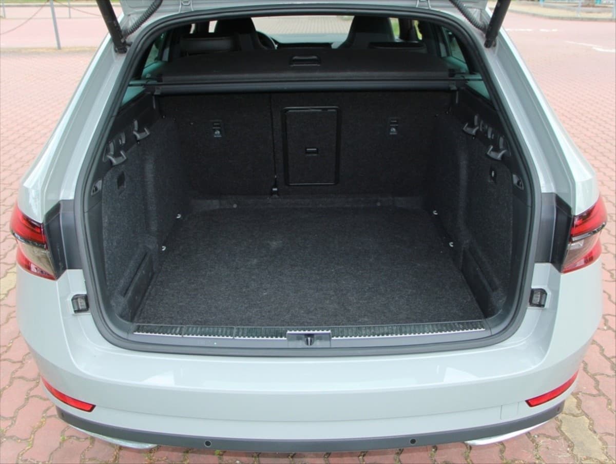 2023 Škoda SUPERB - 37