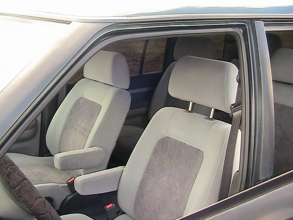 1999 Mazda MPV - 11