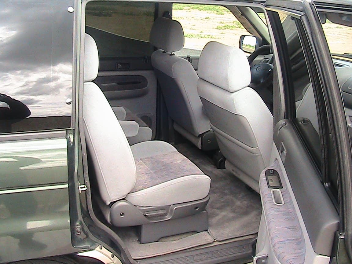 1999 Mazda MPV - 14