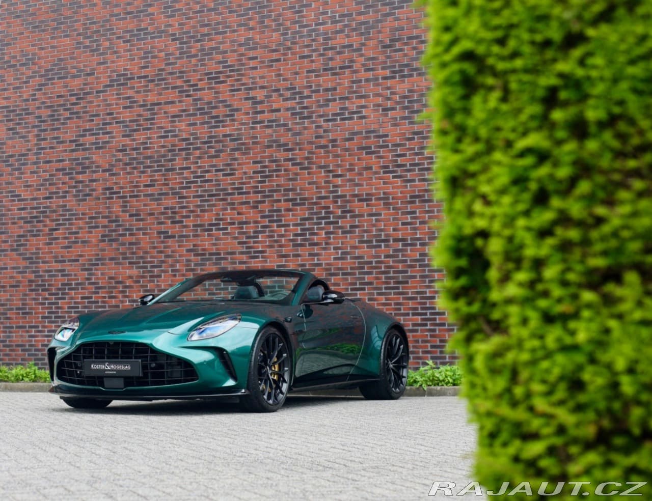 2025 Aston Martin V8 VANTAGE - 13