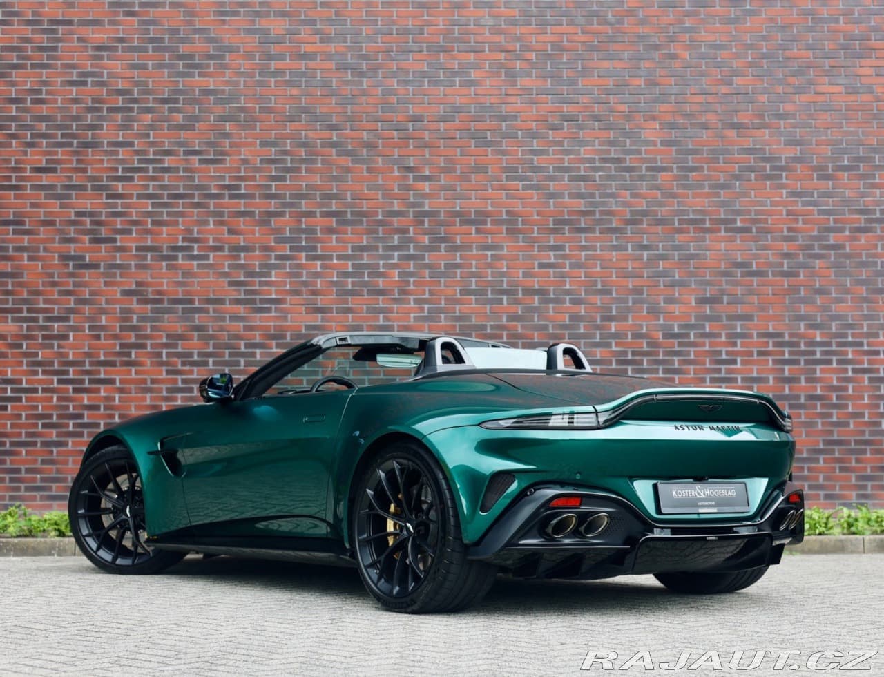 2025 Aston Martin V8 VANTAGE - 2