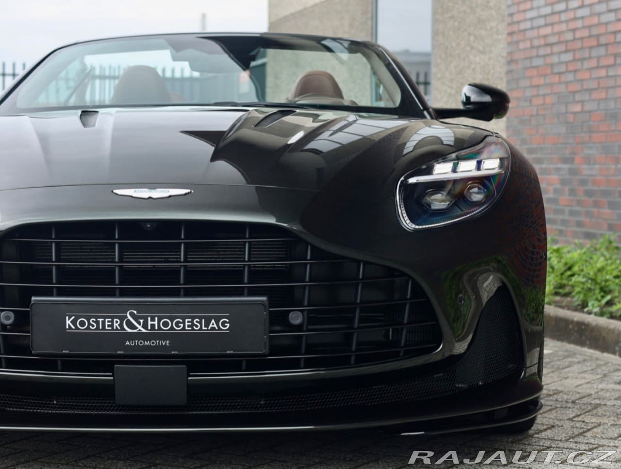 2024 Aston Martin DB12 - 9