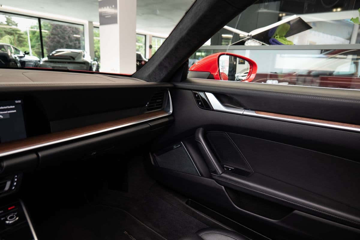 2019 Porsche 911 - 13
