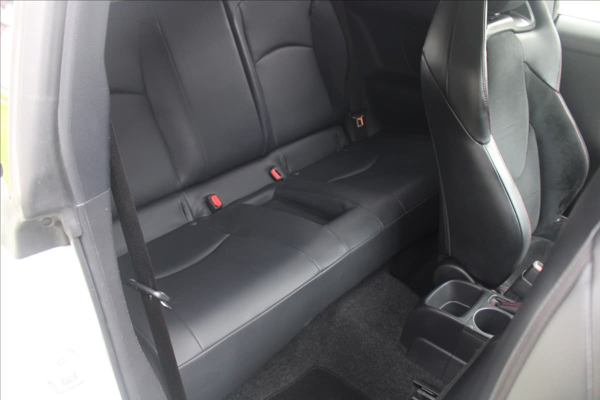 2021 Toyota YARIS - 19