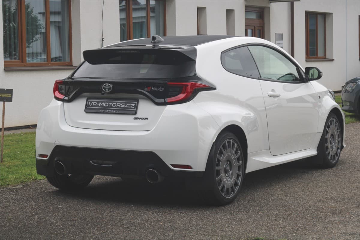 2021 Toyota YARIS - 4