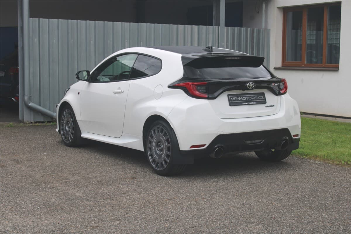 2021 Toyota YARIS - 7