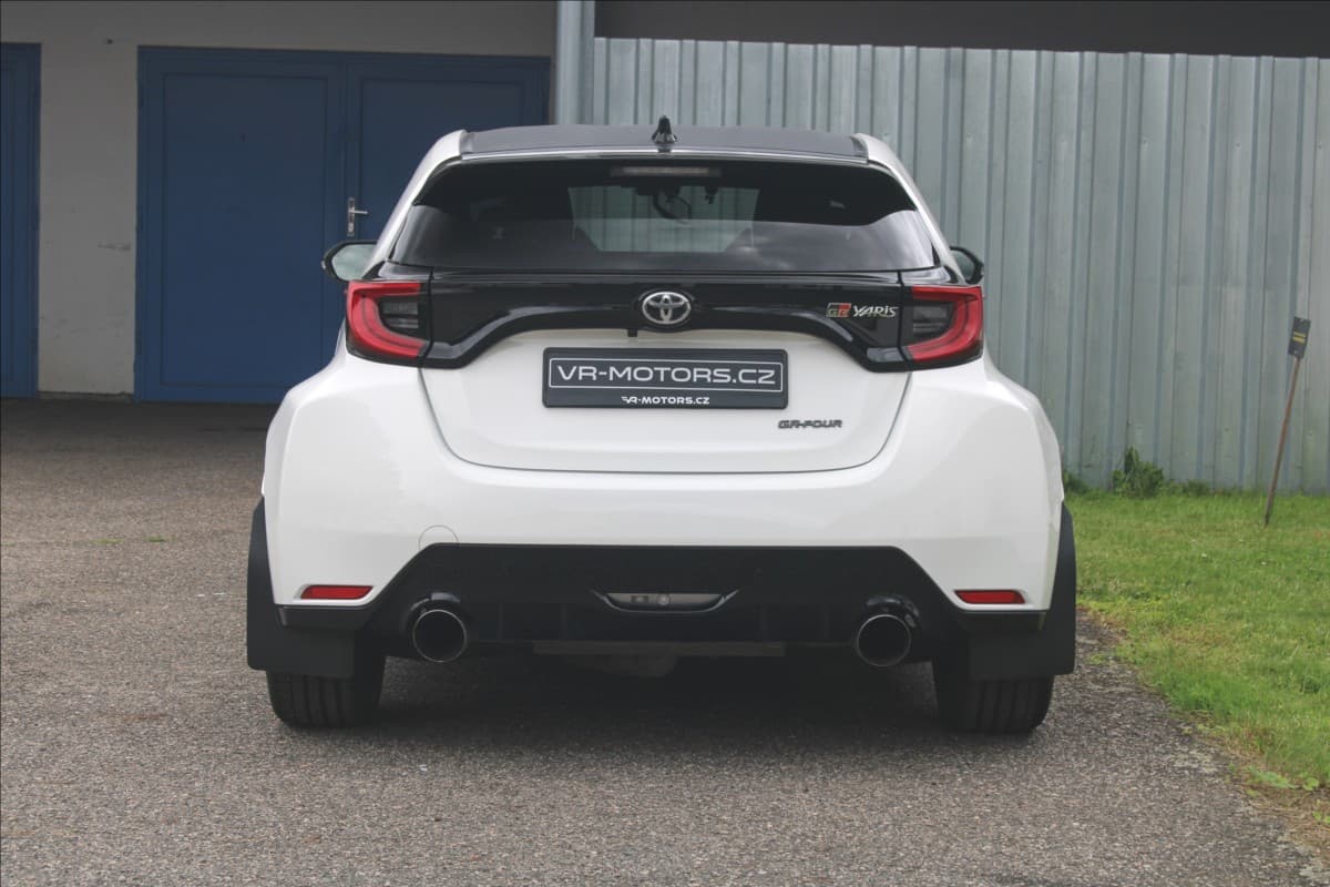 2021 Toyota YARIS - 8