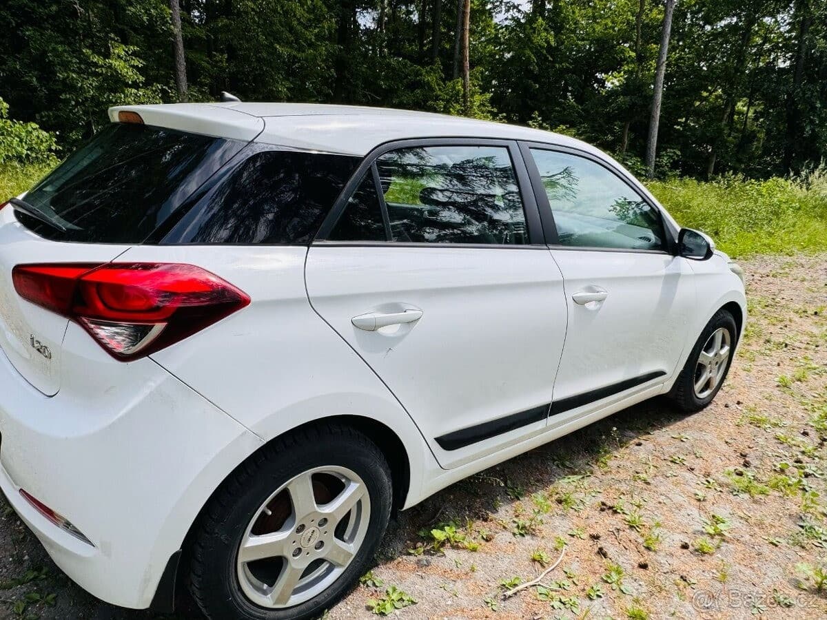 2015 Hyundai i20 - 8