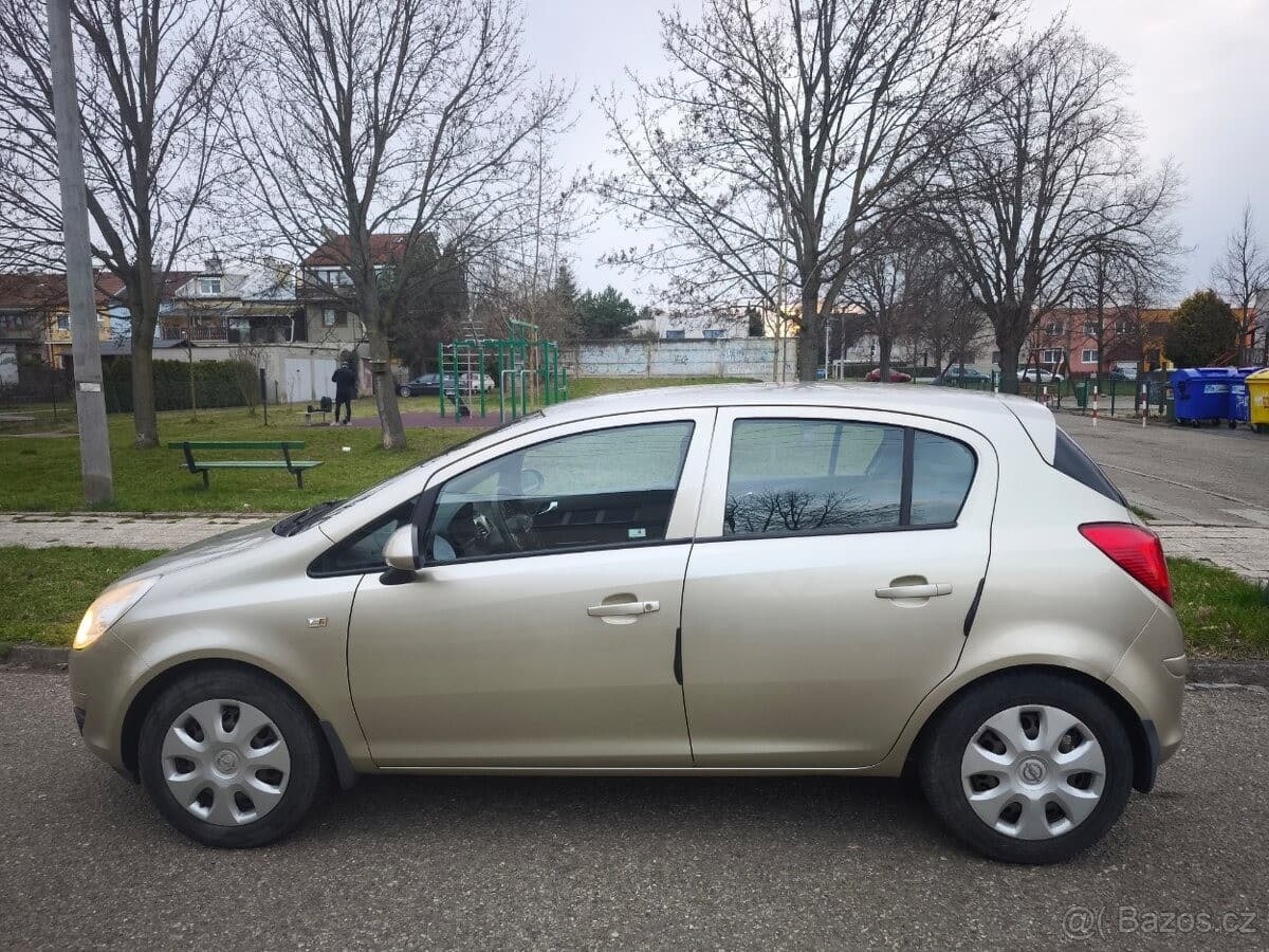 Opel CORSA - 3